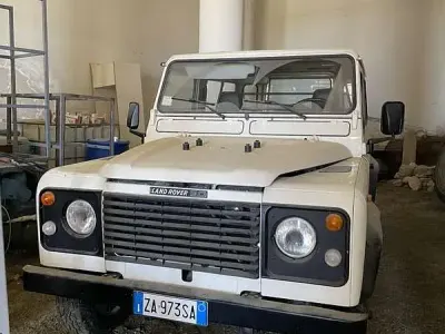 Usata Land Rover Defender 86 CV (63 kW) 1989 Bianco SUV