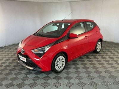 Second-hand Toyota Aygo X-play 72 CP (52 kW) 2018 Roșu Hatchback