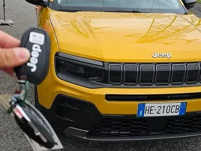 Käytetty Jeep Avenger