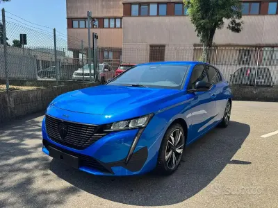 Usata Peugeot 308 Allure 131 CV (96 kW) 2023 Blu metallizzato Berlina