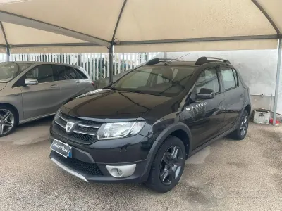 Usata Dacia Sandero Prestige 90 CV (66 kW) 2016 Nero Berlina