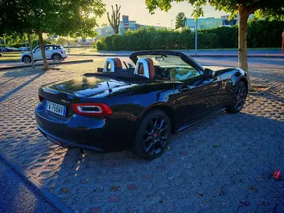 Usata Fiat 124 Spider Lusso 140 CV (102 kW) 2019 Nero Cabrio