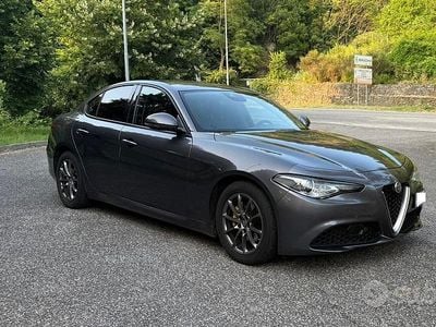 Usata Alfa Romeo Giulia 190 CV (139 kW) 2019 Grigio Berlina