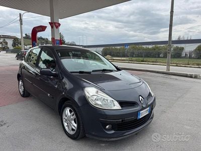 Usata Renault Clio II 70 CV (51 kW) 2008 Grigio Berlina