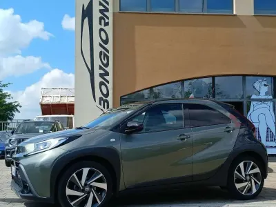 Usata Toyota Aygo X 72 CV (52 kW) 2022 Vernice metallizzata SUV