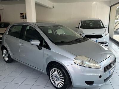 Usata Fiat Grande Punto Dynamic 75 CV (55 kW) 2006 Grigio Utilitaria