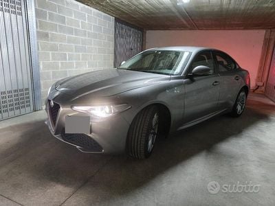 Usata Alfa Romeo Giulia 160 CV (117 kW) 2019 Grigio Berlina