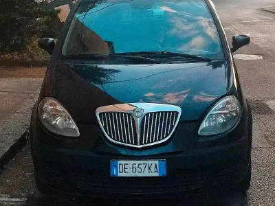 Usata Lancia Musa 77 CV (56 kW) 2006 Nero Monovolume