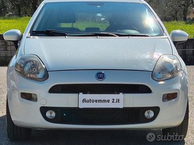 Usata Fiat Punto Lounge 75 CV (55 kW) 2015 Bianco Utilitaria