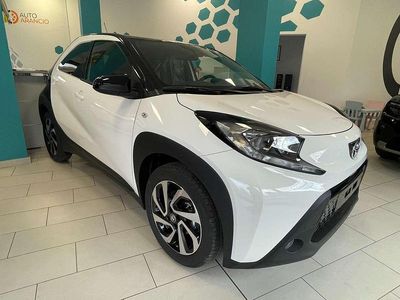 Nuova Toyota Aygo X Trend 72 CV (52 kW) 2025 Super white & black SUV