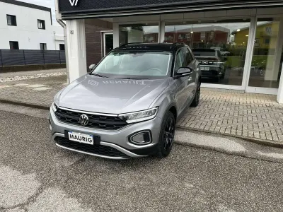 Usata VW T-Roc Life 110 CV (80 kW) 2023 Pyrit silver metallizzato SUV