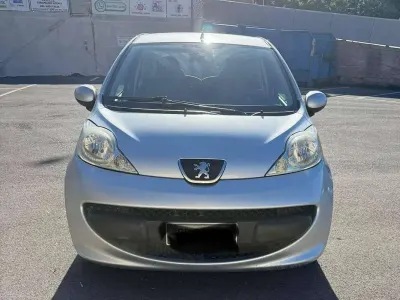Usata Peugeot 107 54 CV (39 kW) 2006 Grigio Utilitaria