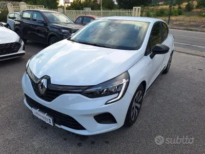 Usata Renault Clio V Equilibre 101 CV (74 kW) 2023 Bianco Berlina