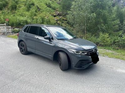 Usata VW Tiguan R-line 150 CV (110 kW) 2022 Grigio SUV
