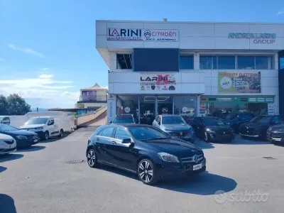 Usata Mercedes A200 Premium 136 CV (100 kW) 2012 Nero Utilitaria