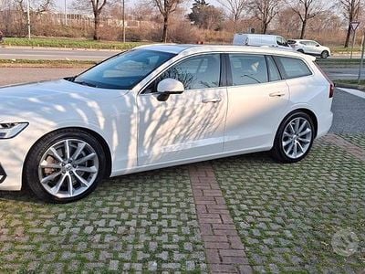 Usata Volvo V60 Business Edition 250 CV (183 kW) 2019 Bianco Station wagon