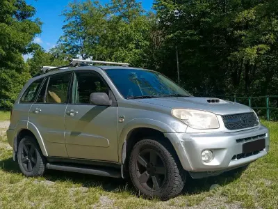 Usata Toyota RAV4 116 CV (85 kW) 2004 Grigio SUV