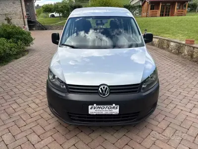 Begagnad VW Caddy Comfortline 110 HK (80 kW) 2014 Grå Minibuss