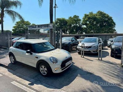 Beige Usata 2017 Mini Cooper Utilitaria | 9990 € (Buon prezzo)