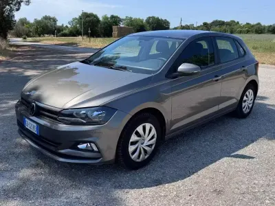 Usata VW Polo Trendline 90 CV (66 kW) 2021 Grigio Utilitaria