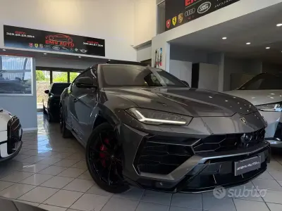 Usata Lamborghini Urus 650 CV (478 kW) 2022 Grigio SUV