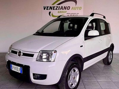 Usata Fiat Panda 4x4 Climbing 69 CV (50 kW) 2013 Utilitaria