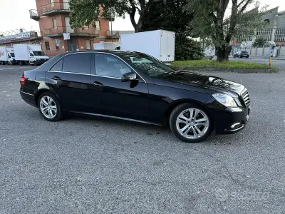 Usata Mercedes E350 272 CV (200 kW) 2010 Nero Berlina