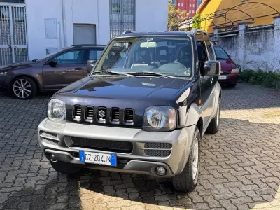 Usata Suzuki Jimny 85 CV (62 kW) 2011 Nero SUV