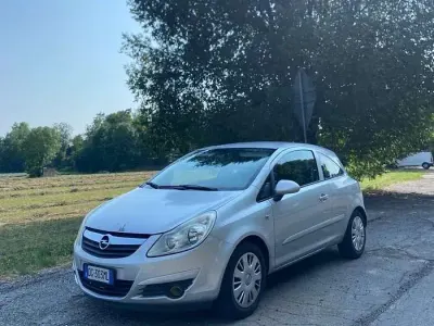 Usata Opel Corsa Sport 80 CV (58 kW) 2007 Utilitaria
