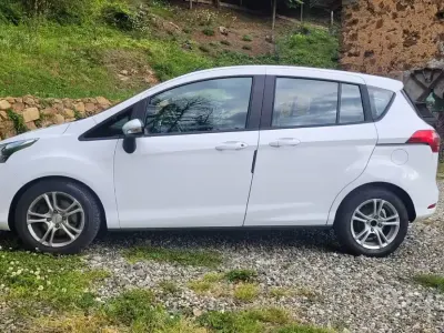 Usata Ford B-MAX 75 CV (55 kW) 2013 Bianco Monovolume