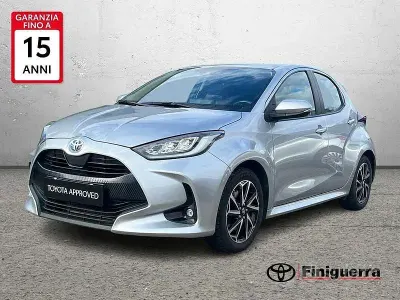 Usata Toyota Yaris Hybrid Trend 116 CV (85 kW) 2022 Grigio Berlina