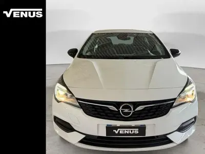 Usata Opel Astra Business Elegance 110 CV (80 kW) 2021 Bianco Utilitaria