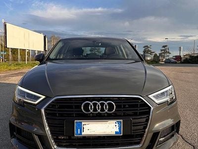 Käytetty Audi A3 Admired 150 HP (110 kW) 2020 Harmaa Sedan