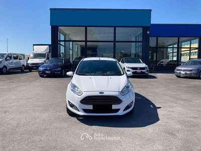 Usata Ford Fiesta ST-Line 75 CV (55 kW) 2016 Bianco Utilitaria