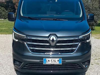 Usata Renault Trafic 150 CV (110 kW) 2023 Grigio Monovolume