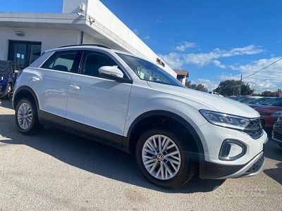 Bianco Usata 2023 VW T-Roc Life SUV | 23.900 € (Buon prezzo)