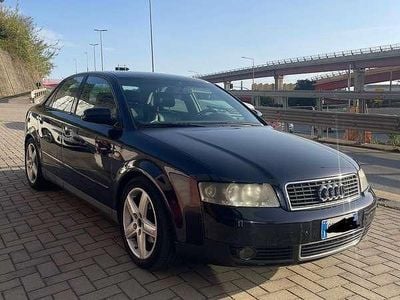 Begagnad Audi A4 Ambiente 131 HK (96 kW) 2002 Blå Sedan