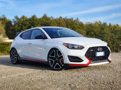 Usata Hyundai Veloster 275 CV (202 kW) 2021 Bianco Coupé