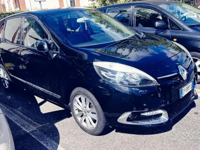 Usata Renault Scénic III 110 CV (80 kW) 2013 Nero Monovolume