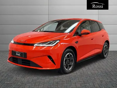 Nuova BYD Dolphin Boost 69 kW (95 CV) 2026 Orange sunset Utilitaria