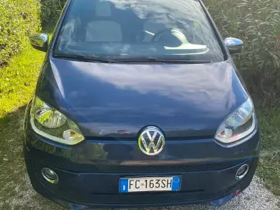 Begagnad VW up! high up! 75 HK (55 kW) 2016 Blå Halvkombi