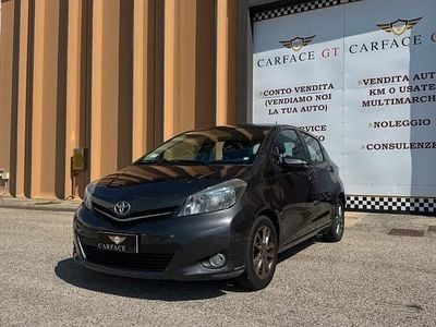Usata Toyota Yaris 69 CV (50 kW) 2014 Grigio Utilitaria