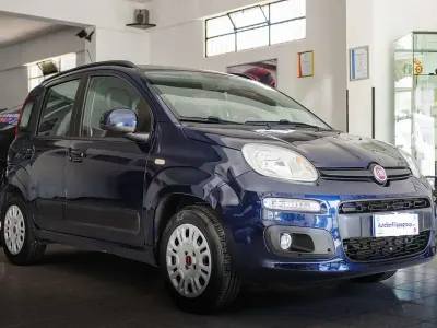 Usata Fiat Panda Lounge 69 CV (50 kW) 2017 Blu met. Utilitaria