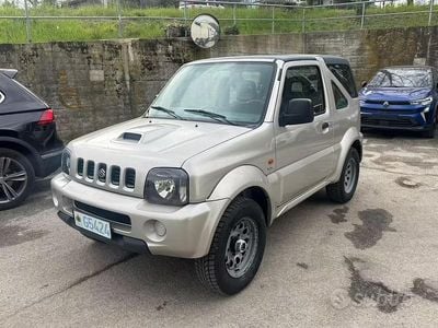 Usata Suzuki Jimny 65 CV (47 kW) 2005 Grigio SUV