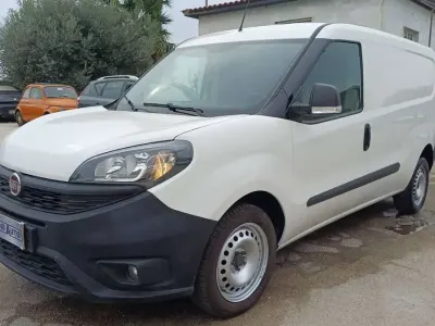 Usata Fiat Doblò 95 CV (69 kW) 2021 Bianco Monovolume