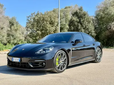 Usata Porsche Panamera 4 E-Hybrid Platinum Edition 330 CV (242 kW) 2023 Nero Utilitaria
