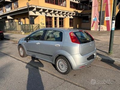 Usata Fiat Grande Punto 90 CV (66 kW) 2007 Grigio Utilitaria