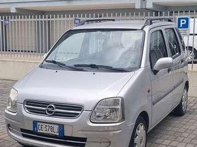 Usata Opel Agila 75 CV (55 kW) 2002 Argento Monovolume