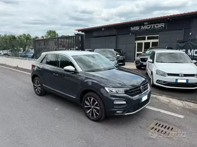 Usata VW T-Roc Style 116 CV (85 kW) 2019 Grigio SUV