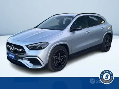 Usata Mercedes GLA200 AMG line 150 CV (110 kW) 2025 Grigio SUV